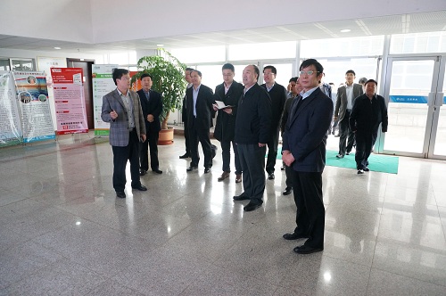 經(jīng)濟(jì)日報(bào)社社長徐如俊一行到我公司考察參觀